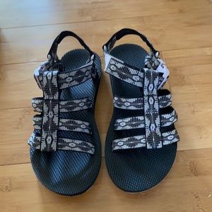 Almost new teva dorados! Sz 7!